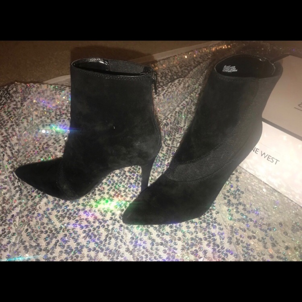 Nine West boots size 6. Worn once.
